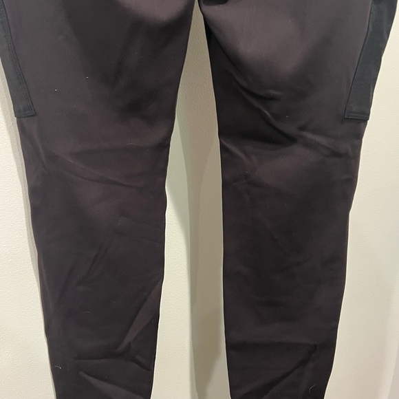 Athleta Headlands Hybrid High Rise Women’s Black Activewear Cargo Pants Size 2 - Picture 10 of 13
